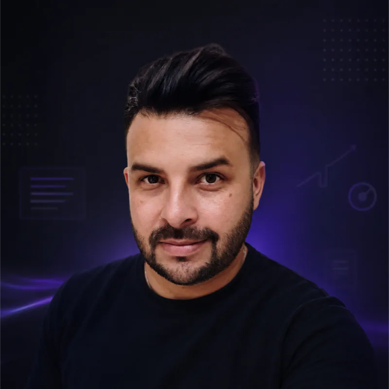 Retrato de André Moura de Andrade, AI Product Designer.